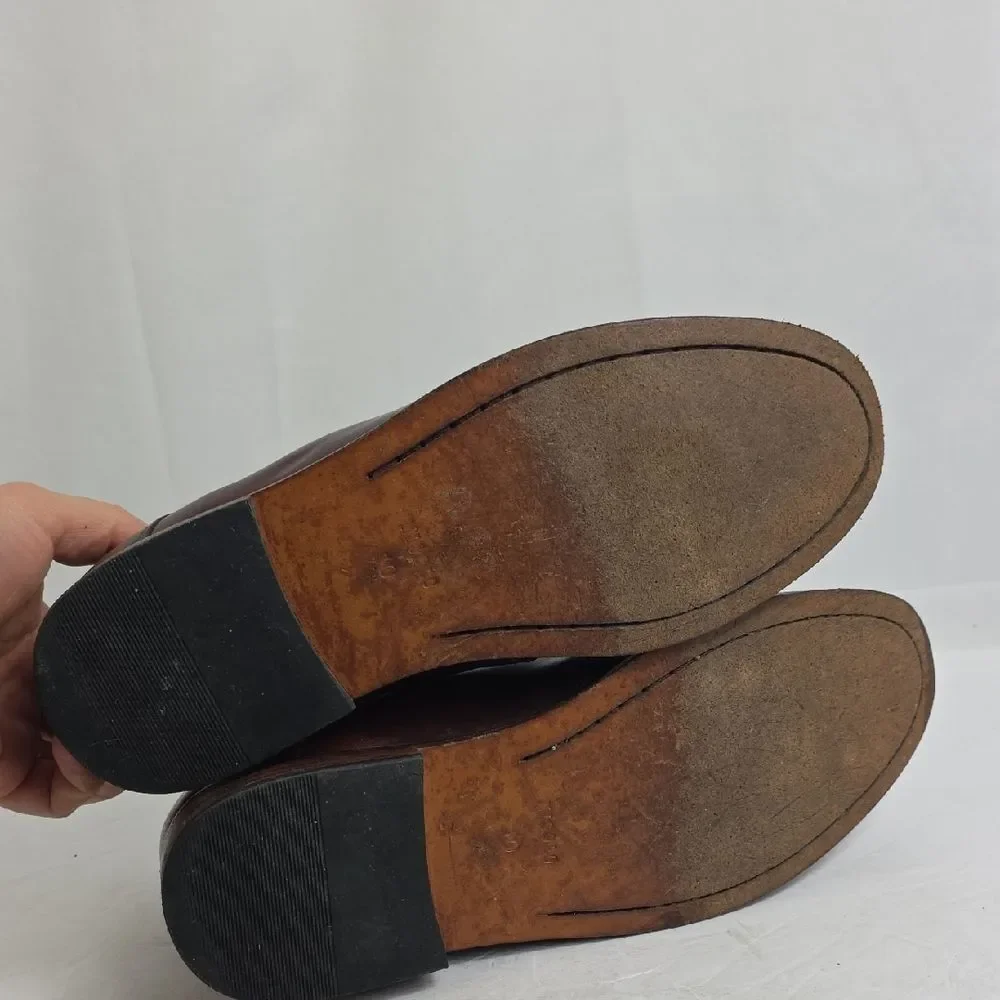 Nisolo Everyday Brown Oiled Leather Men's Chukka Boots.